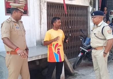 शोहरतगढ़ में कांवड़ यात्रा और चहल्लुम को लेकर ASP प्रशांत कुमार प्रसाद ने किया फ्लैग मार्च