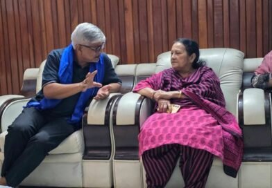जौहर यूनिवर्सिटी के 38 भवनों पर कार्रवाई का विरोध, राजेंद्र पाल गौतम ने छात्रों से की मुलाकात