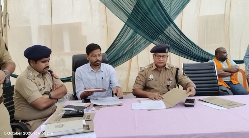 पंडाल से सोशल मीडिया तक पुलिस की पैनी नजर